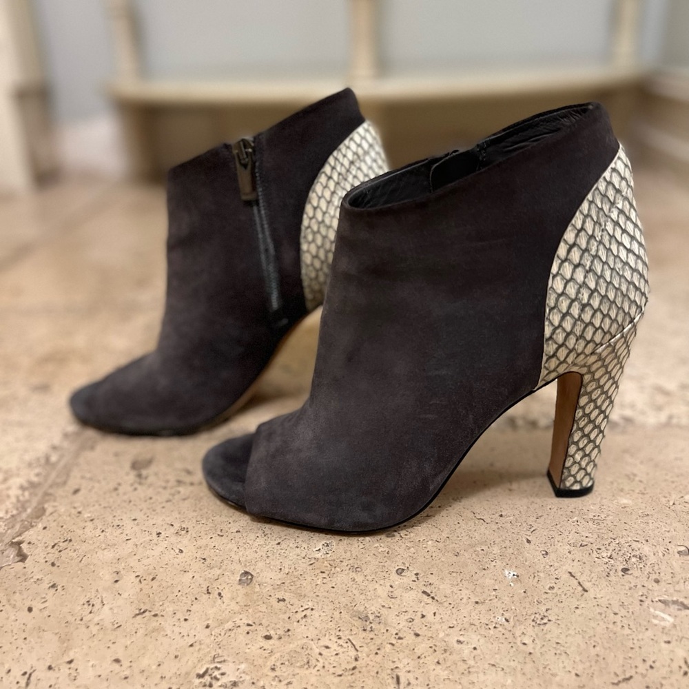 Vince leather suede open toe grey with snakeskin boots US 7 Eu 37.5